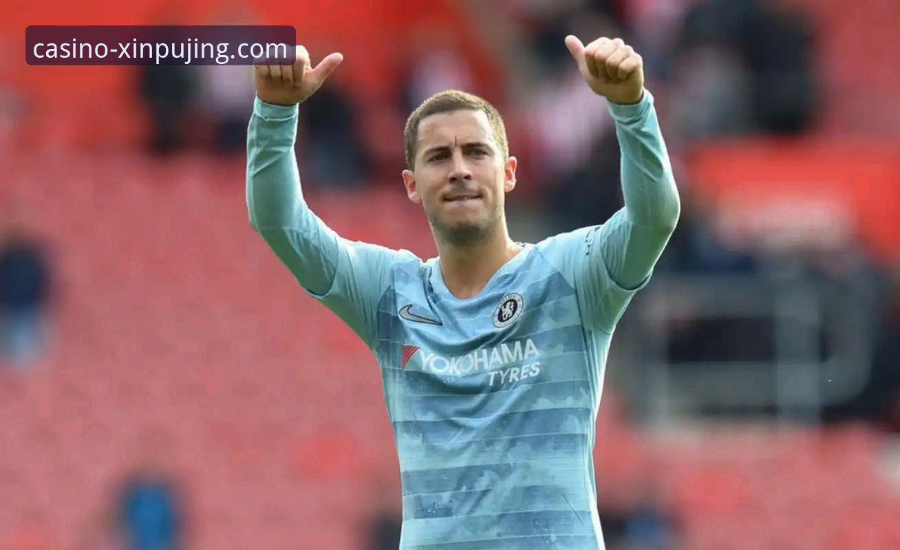 皇马球星阿诺德场外小插曲详解：从停车合影看球星与公众互动新趋势